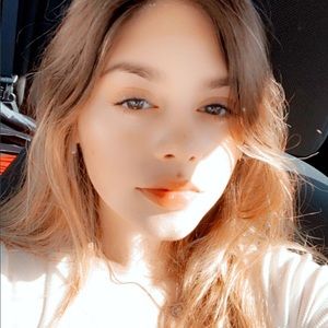 Meet your Posher, Daniela